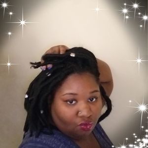 Meet your Posher, Cassandra